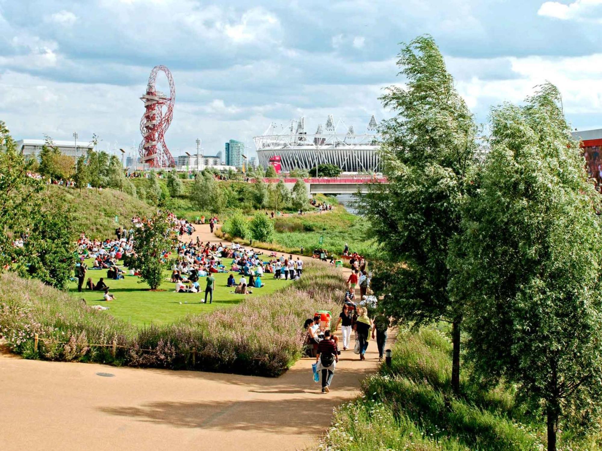 Large Home For Contractors & Families - Garden & Amenities Londres Extérieur photo