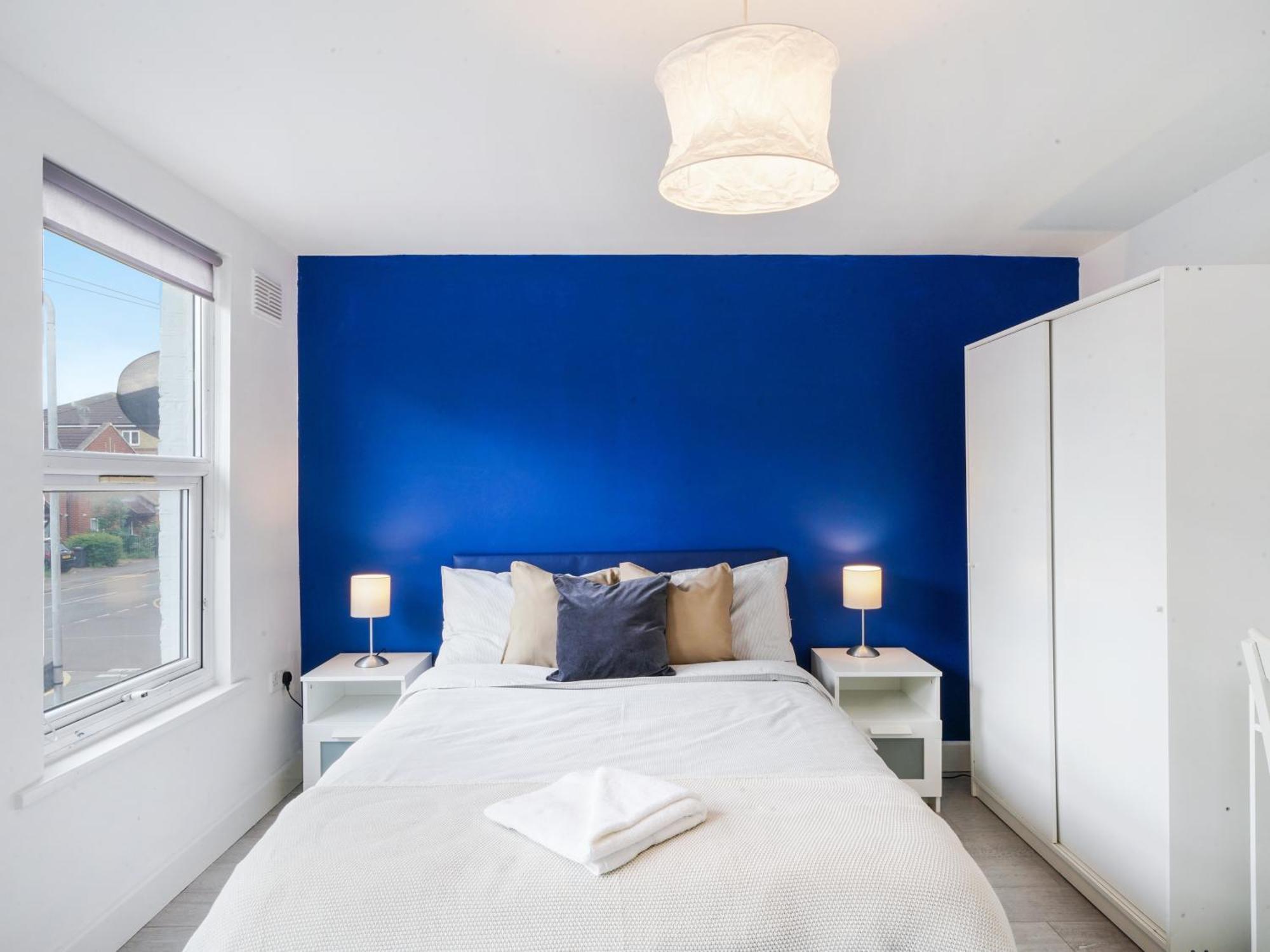 Large Home For Contractors & Families - Garden & Amenities Londres Extérieur photo