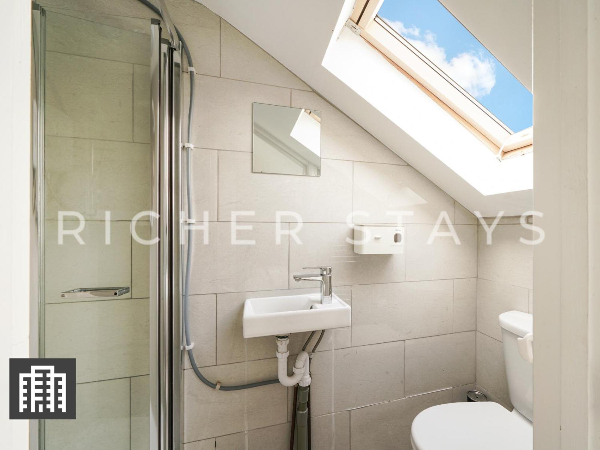 Large Home For Contractors & Families - Garden & Amenities Londres Extérieur photo